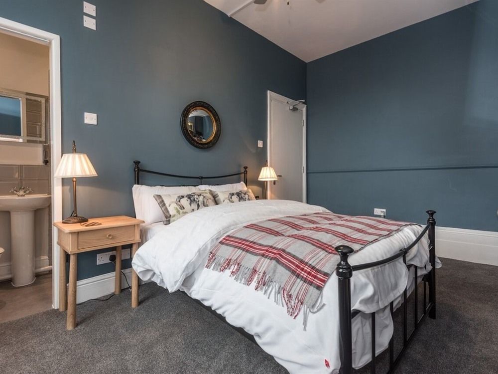 ซัมเมอร์ฟิลด์ ผับ แอนด์ บูทิก รูมส์ Bed & Breakfast ลอนดอน ภายนอก รูปภาพ
