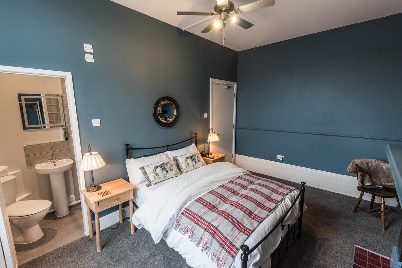 ซัมเมอร์ฟิลด์ ผับ แอนด์ บูทิก รูมส์ Bed & Breakfast ลอนดอน ภายนอก รูปภาพ