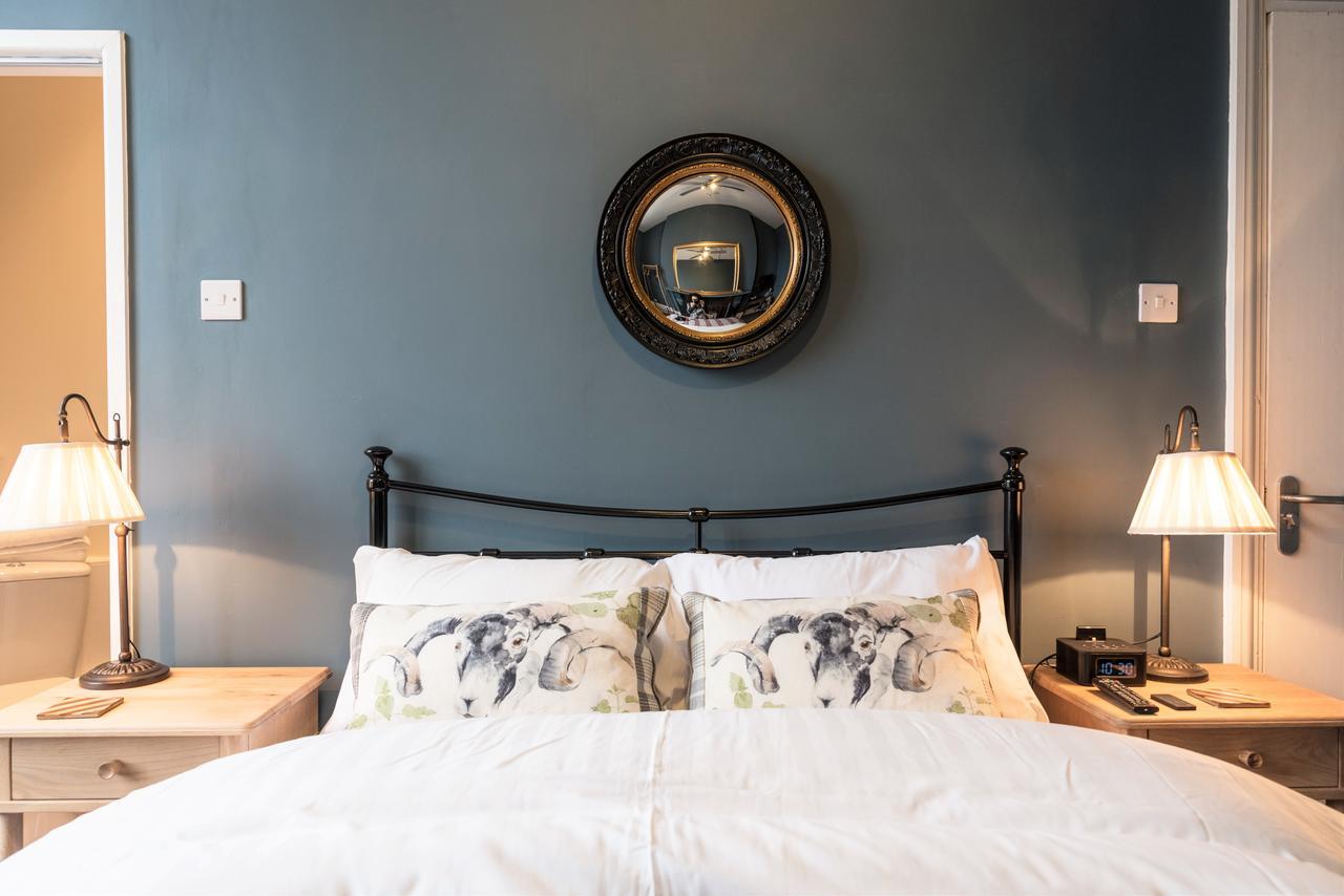 ซัมเมอร์ฟิลด์ ผับ แอนด์ บูทิก รูมส์ Bed & Breakfast ลอนดอน ภายนอก รูปภาพ