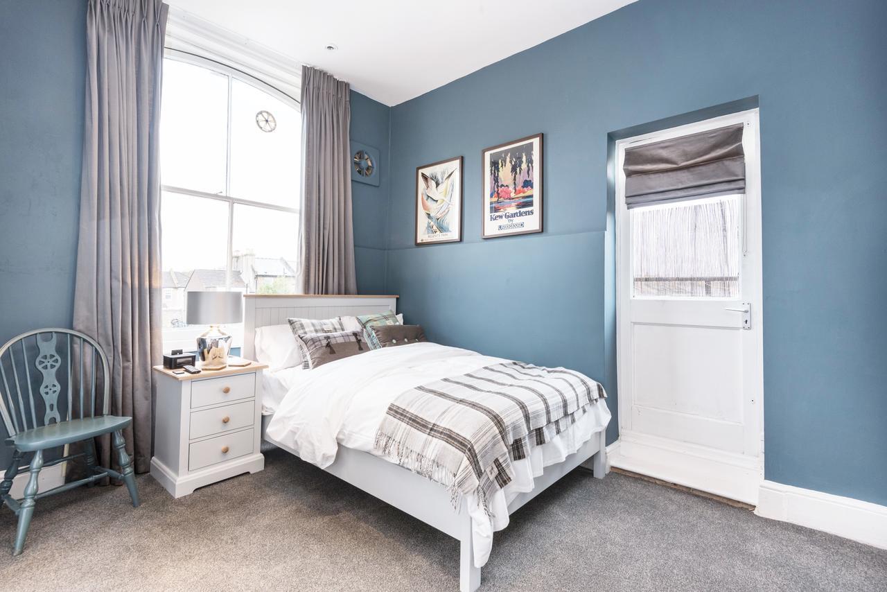 ซัมเมอร์ฟิลด์ ผับ แอนด์ บูทิก รูมส์ Bed & Breakfast ลอนดอน ภายนอก รูปภาพ