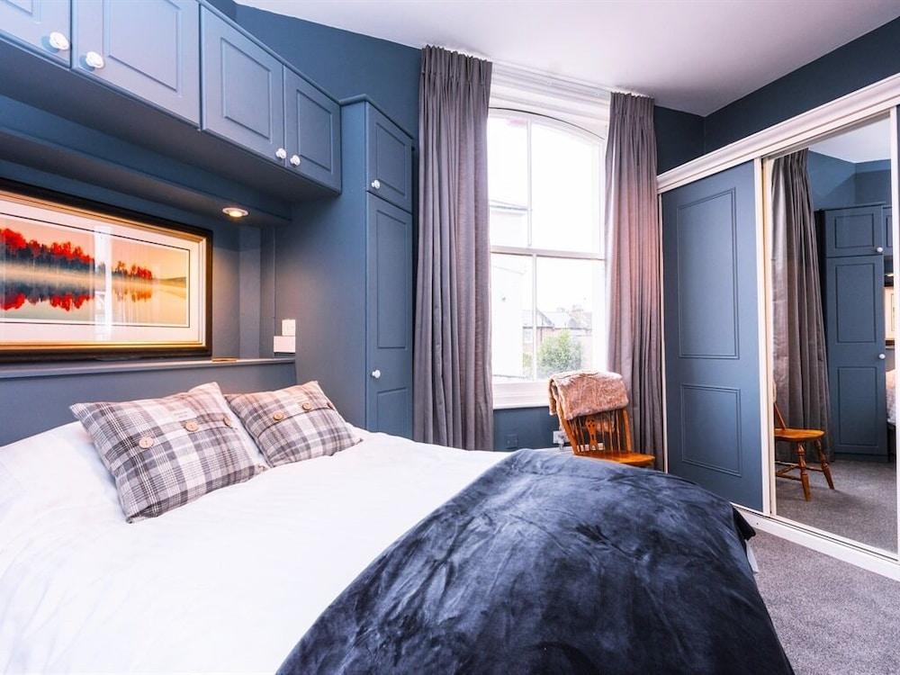 ซัมเมอร์ฟิลด์ ผับ แอนด์ บูทิก รูมส์ Bed & Breakfast ลอนดอน ภายนอก รูปภาพ